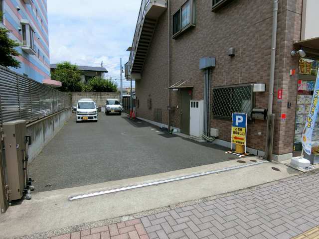 お客様駐車場